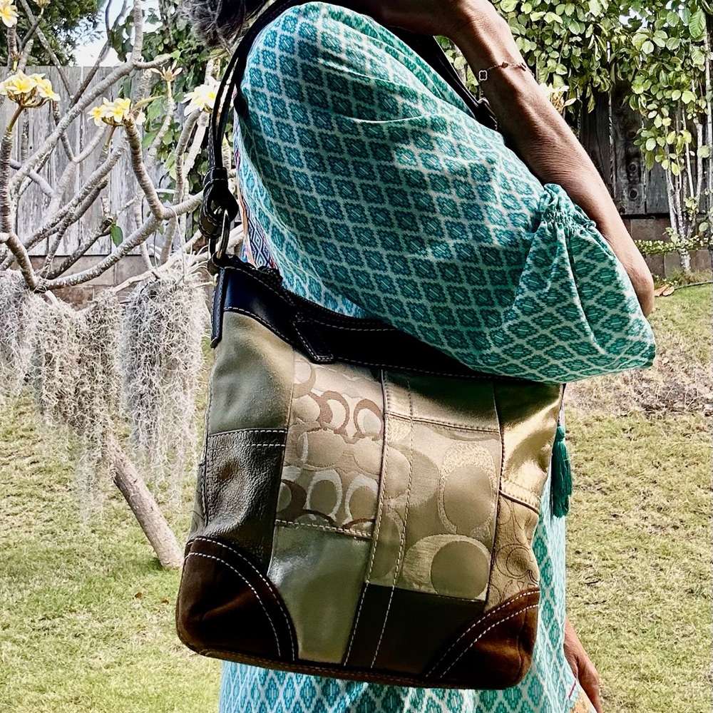 200. Vintage Coach Cream & Brown Leather Suede Shoulder Bag w/Signature C Design - Picture 8 of 12